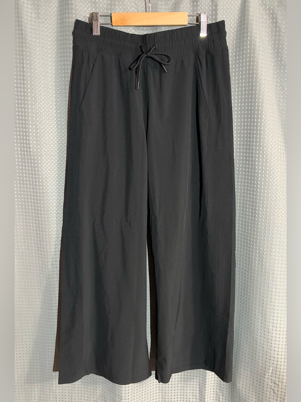 Athleta Black Pull On Drawstring Pants Sz 6 Wide Leg From Summer 2024